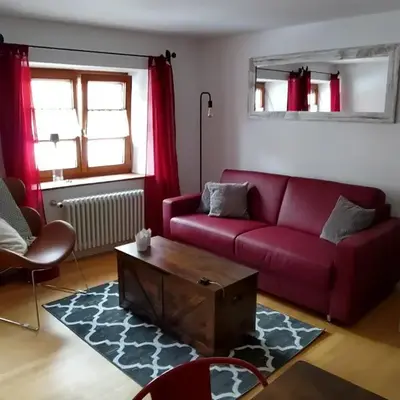 Altstadtwohnung Modern Red