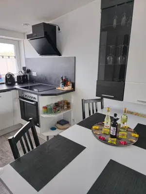 Küche/Küchenzeile in der Unterkunft 1,5 Zimmer Ferienwohnung Apartment in ruhiger Lage stadtnah Neu in Brunnthal