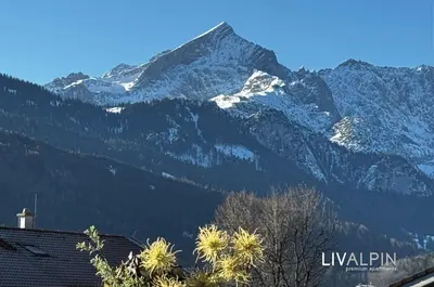 Ein allgemeiner Bergblick oder ein Berglick von der Ferienwohnung aus