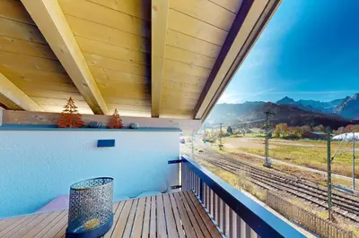 Ein allgemeiner Bergblick oder ein Berglick von der Ferienwohnung aus