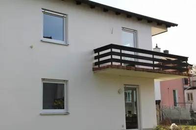 Das Gebäude in dem sich die Ferienwohnung befindet