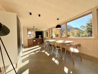Ein allgemeiner Bergblick oder ein Berglick von der Ferienwohnung aus