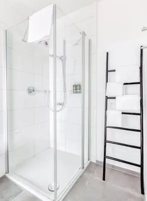 Ein Badezimmer in der Unterkunft My Suite II - Augsburg City - Netflix