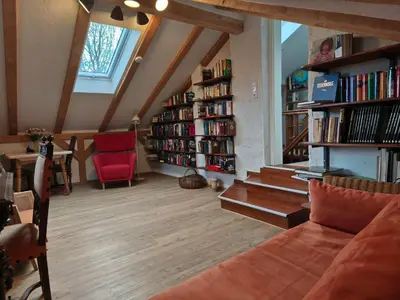 Ein Sitzbereich in der Unterkunft Ferienhaus mit 3 Schlafzimmer in Seenähe