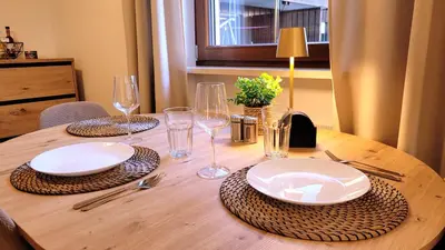 Getränke in der Unterkunft MADISON Homes Apartment 50 qm in Prien mit Balkon, Bergblick, Parkplatz, zentral gelegen