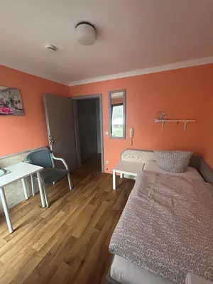 Ein Bett oder Betten in einem Zimmer der Unterkunft 2-Rent Group Hostel Rooms AUB162