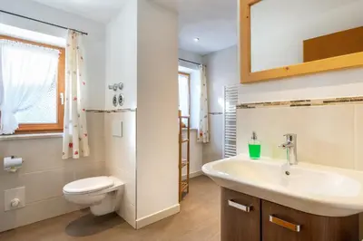 Ein Badezimmer in der Unterkunft Schusterhof Urlaub auf dem Bauernhof