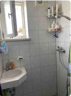 Ein Badezimmer in der Unterkunft 1 Privatzimmer möbliert gut ausgestattet und gute Anbindung Bus Bahn