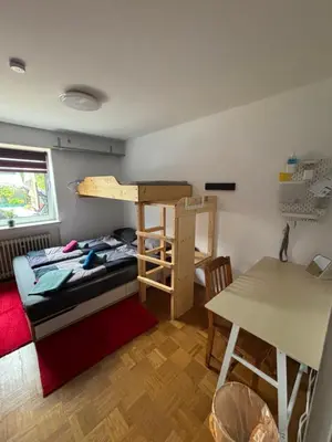 TV/Unterhaltungsangebot in der Unterkunft 1 Privatzimmer möbliert gut ausgestattet und gute Anbindung Bus Bahn