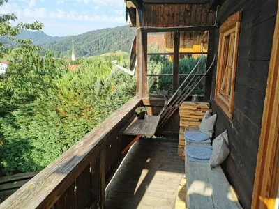 Ein allgemeiner Bergblick oder ein Berglick von des Chalets aus