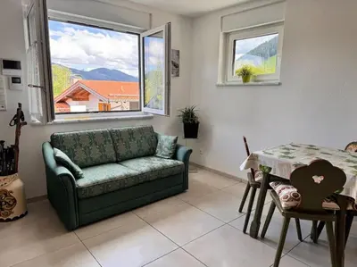 Ein allgemeiner Bergblick oder ein Berglick von der Ferienwohnung aus