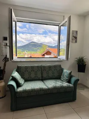 Ein allgemeiner Bergblick oder ein Berglick von der Ferienwohnung aus