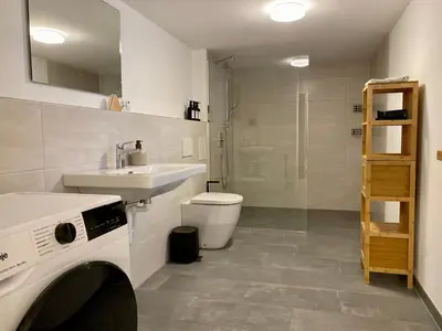 Ein Badezimmer in der Unterkunft ღLIBORIA I Auszeit am Riegsee