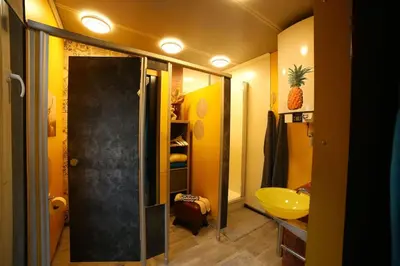 Ein Badezimmer in der Unterkunft Tiny Haus #02 Cube 18 Seefeld