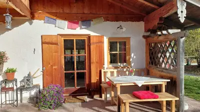 Ein Patio oder anderer Außenbereich in der Unterkunft Ferienwohnung Theresia Oberm, Kreuth-Enterbach