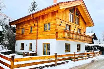 Das Gebäude in dem sich die Ferienwohnung befindet