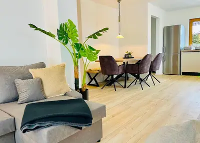 Ein Sitzbereich in der Unterkunft Ferienwohnung 'Breitenstein' am Schliersee