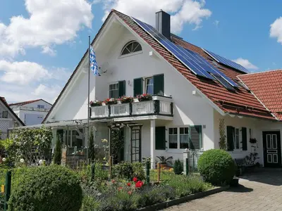 Das Gebäude in dem sich die Ferienwohnung befindet
