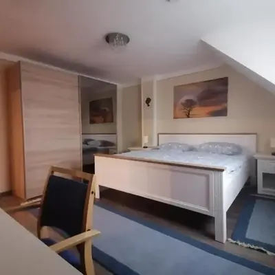 2 Zimmer Apartment mit Küche und Bad