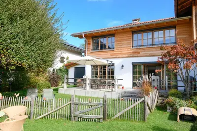 Ein Garten an der Unterkunft Chalet Dahoam