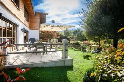 Ein Garten an der Unterkunft Chalet Dahoam