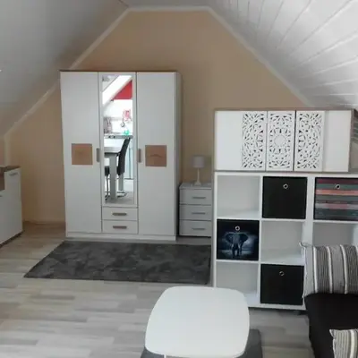 1 Zimmer Apartment mit Kochecke und Bad