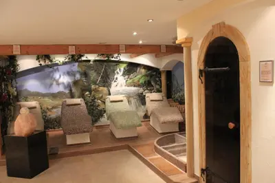 Ein Sitzbereich in der Unterkunft Landgasthaus & Hotel Kurfer Hof
