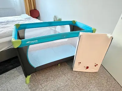 Ein Bett oder Betten in einem Zimmer der Unterkunft LTA Apartment München Süd No3 Friends & Family