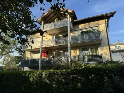 Das Gebäude in dem sich die Ferienwohnung befindet