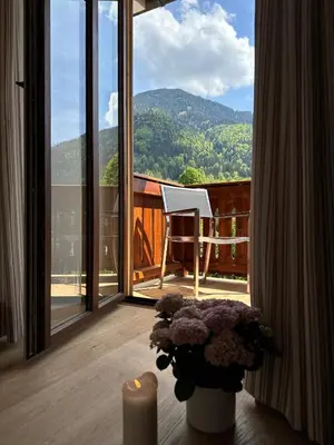 Ein allgemeiner Bergblick oder ein Berglick von der Ferienwohnung aus