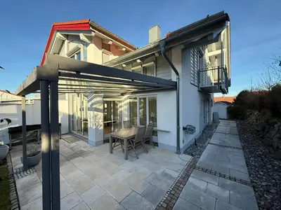Das Gebäude in dem sich das Ferienhaus befindet