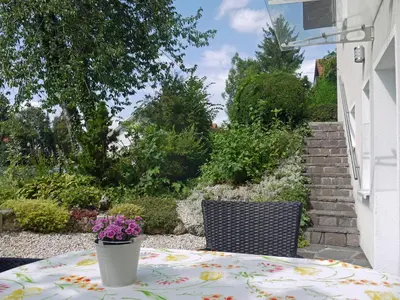 Ein Garten an der Unterkunft Ferienwohnung Kühnert