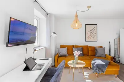 TV/Unterhaltungsangebot in der Unterkunft Ferienwohnung Goltan - Zentral - Küche - WIFI