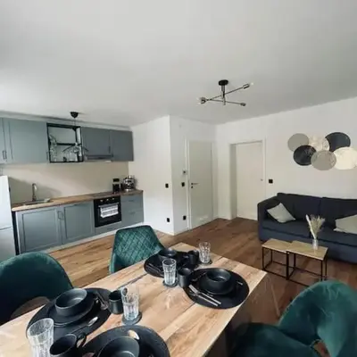 Schöne 2 Zimmer Wohnung Kingsize-Bett