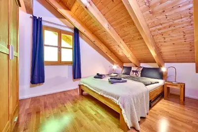 Ein Bett oder Betten in einem Zimmer der Unterkunft Mountain Safari Garmisch - Spacious, scenic and steps from adventure