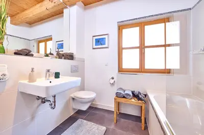 Ein Badezimmer in der Unterkunft Mountain Safari Garmisch - Spacious, scenic and steps from adventure