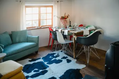 Ein Sitzbereich in der Unterkunft Historisches Cottage in der Altstadt - für 6 Gäste