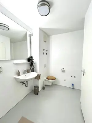 Ein Badezimmer in der Unterkunft Cozy Trade Fair Apartment Munich