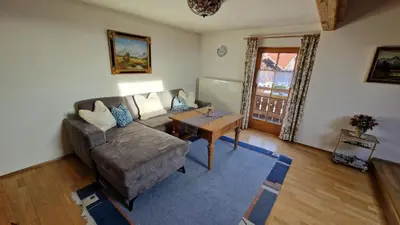 Ein Sitzbereich in der Unterkunft Ferienwohnung am Marienbrunnen