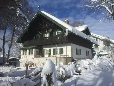 Alpenchalet im Winter