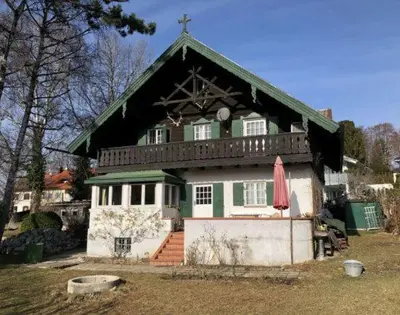 Das Gebäude in dem sich die Ferienwohnung befindet