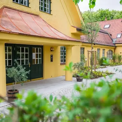 Gutshotel Menterschwaige - Heritage Boutique Hotel with Timless Elegance