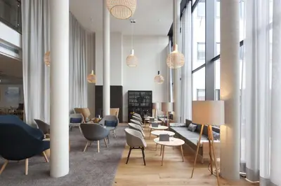 Ein Sitzbereich in der Unterkunft Fürstenfelder Hotel