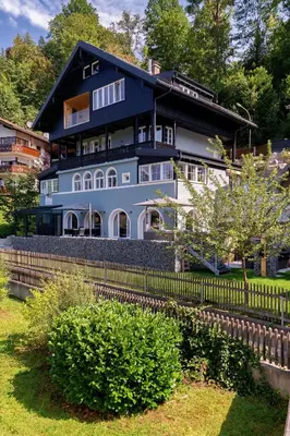 Das Gebäude in dem sich die Ferienwohnung befindet