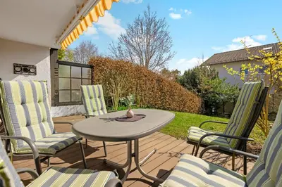 Ein Garten an der Unterkunft Ferienhaus Lescop