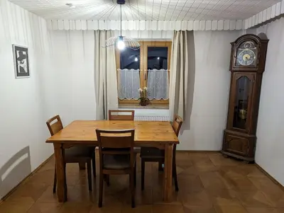 Grundriss der Unterkunft Freistehendes Haus - Garten - Netflix - Stellplatz - 30 Minuten zum Chiemsee
