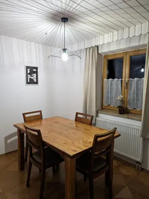 TV/Unterhaltungsangebot in der Unterkunft Freistehendes Haus - Garten - Netflix - Stellplatz - 30 Minuten zum Chiemsee