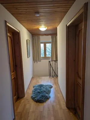 Grundriss der Unterkunft Freistehendes Haus - Garten - Netflix - Stellplatz - 30 Minuten zum Chiemsee