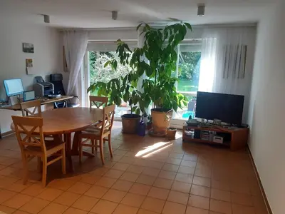 TV/Unterhaltungsangebot in der Unterkunft Sunny garden flat in Munich