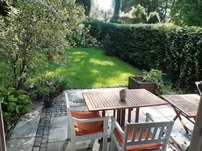 Ein Garten an der Unterkunft Sunny garden flat in Munich